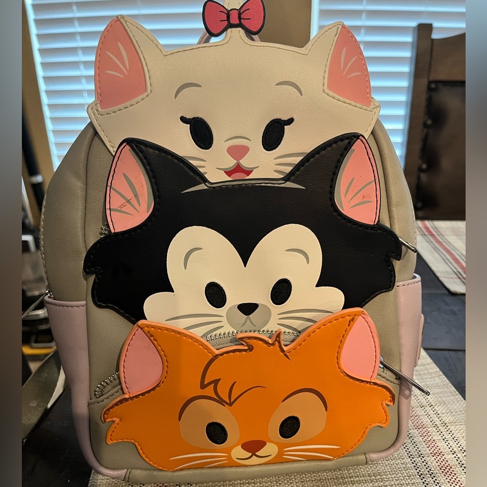 Disney parks Aristocats backpack   In excellent condition.